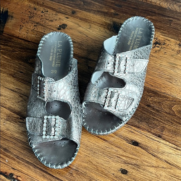 La Plume Jen Rhinestone Leather Slide 39 Silver Like New - Picture 2 of 10